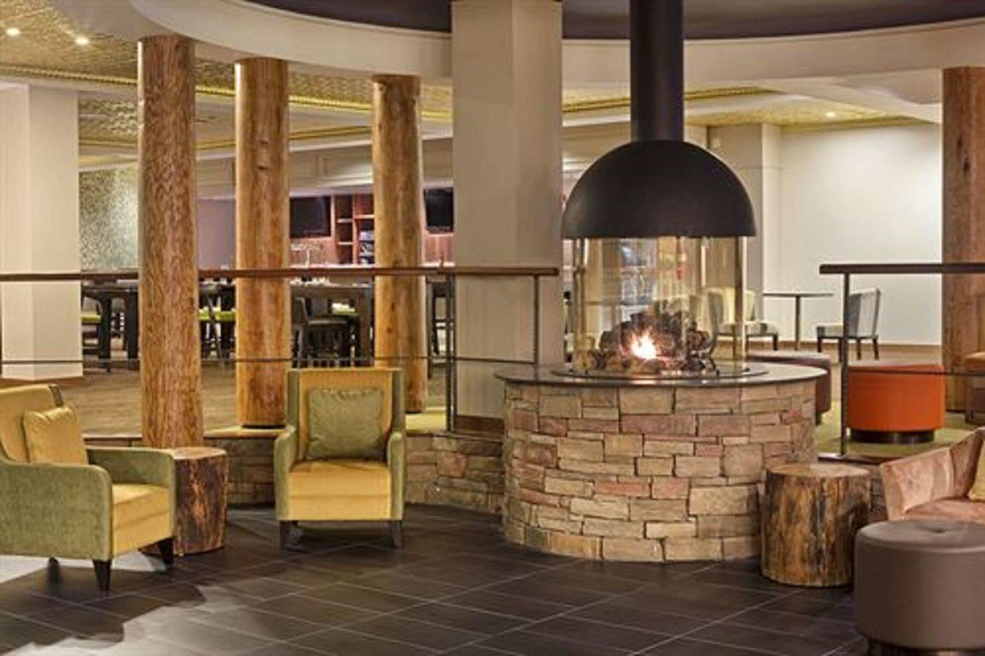Hilton Westchester Рай-Брук Екстер'єр фото